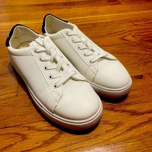 Shein athletic shoes white with black size 6.5 (37)